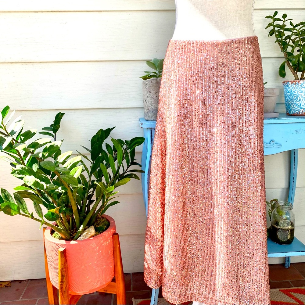 ✨ NWT Pink Sparkling Sequence Skirt